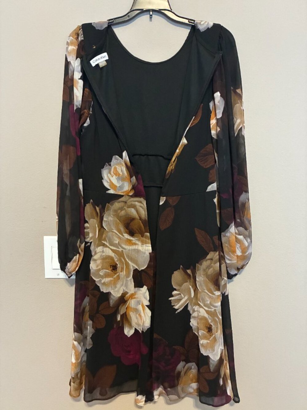 Beautiful Floral Dress - Picture 2 of 3